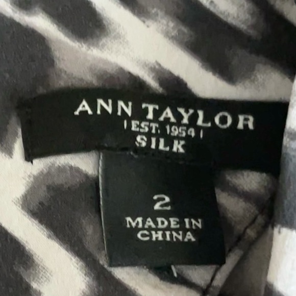 🌺 Ann Taylor Leopard Print Neck Tie Silk Sleeveless Blouse Size 2 - Picture 7 of 9